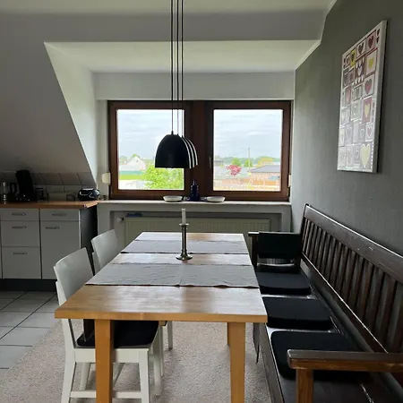 Gemuetliche In Rheinnaehe Düsseldorf