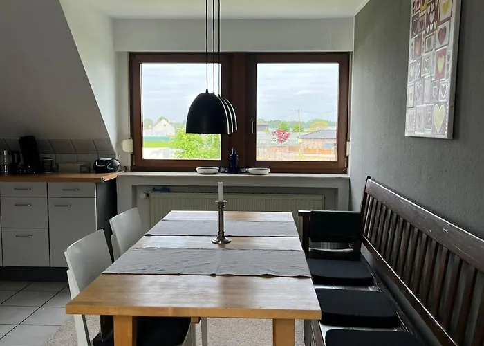Gemuetliche In Rheinnaehe Düsseldorf